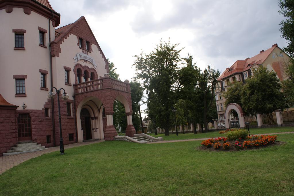 Villa Bergera Dzierżoniów 外观 照片